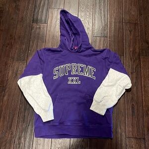 Supreme Sweatshirt